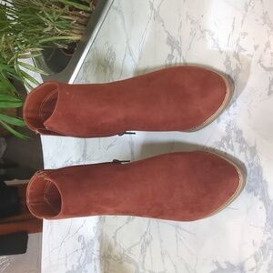 Chic Rust Ankle Booties